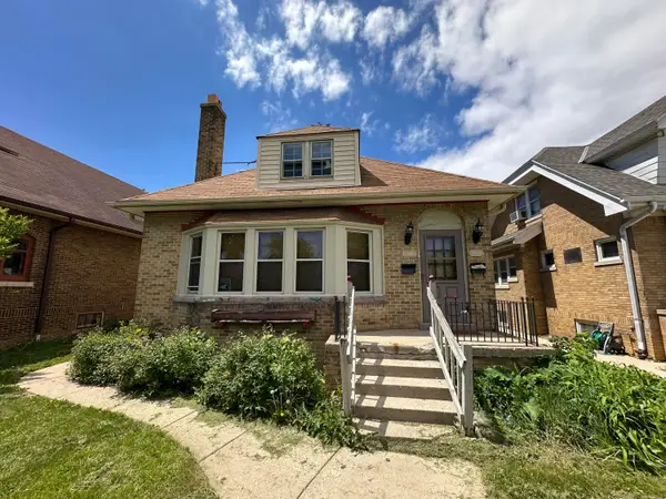 2969 N 53rd St, Milwaukee, WI 53210