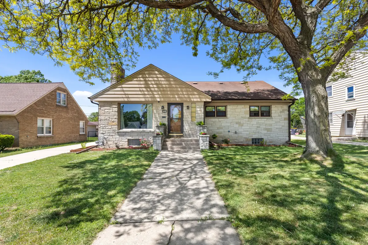 2781 S 76th St, West Allis, WI 53219 - #1