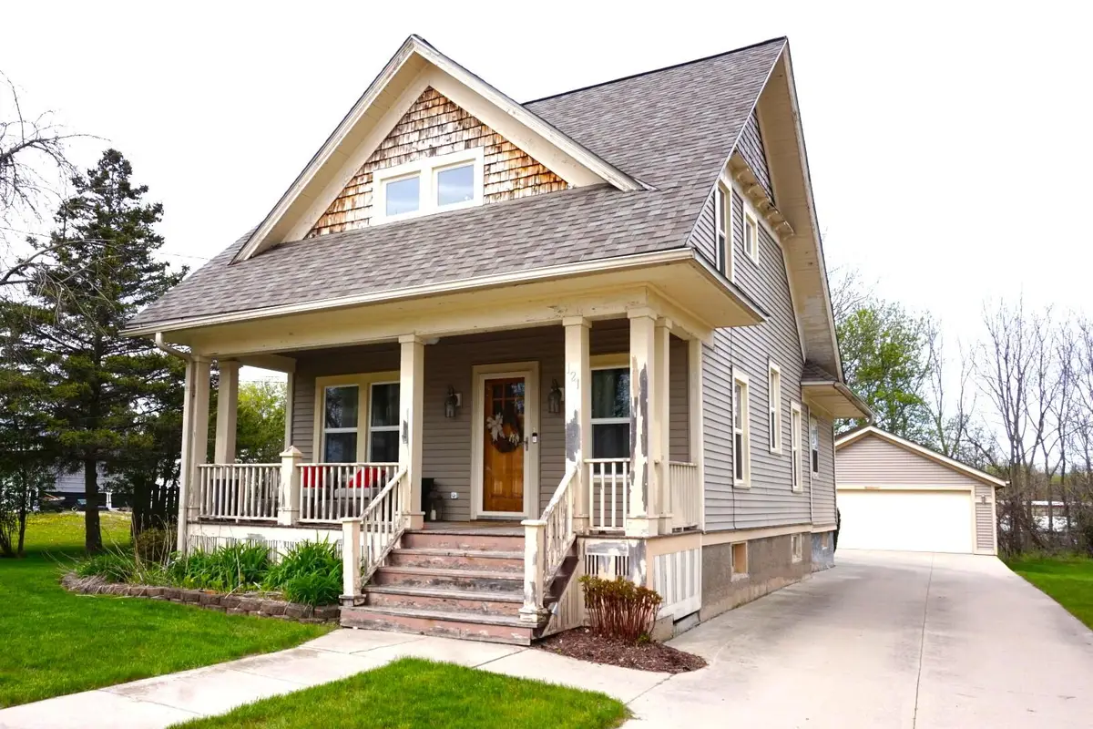 121 N Milwaukee St, Fredonia, WI 53021 - #1