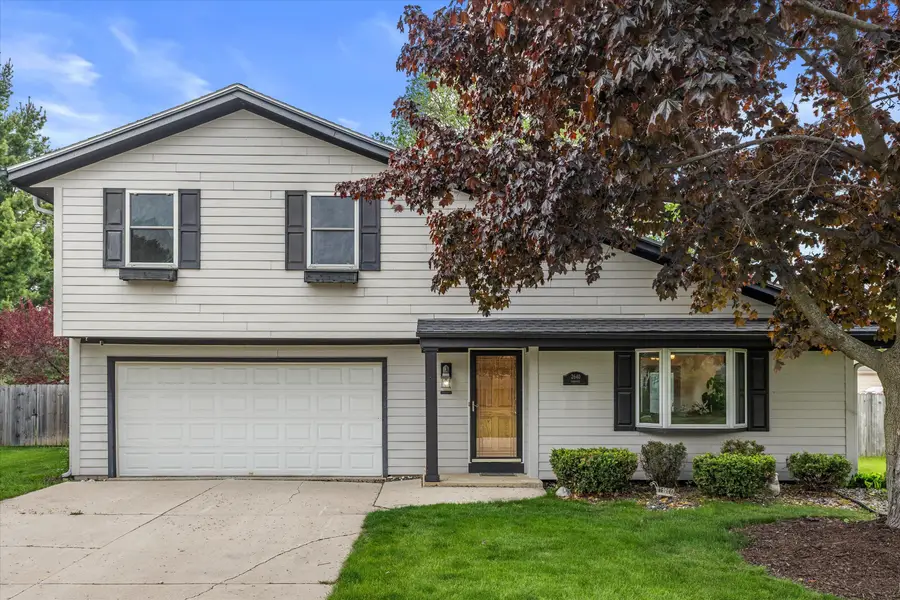 2640 Moraine Ct, Caledonia, WI 53402 - #2