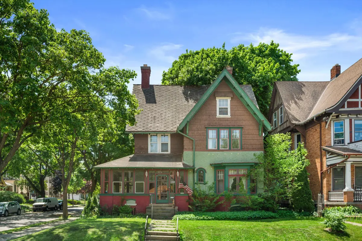 2903 W Mckinley Blvd, Milwaukee, WI 53208 - #1