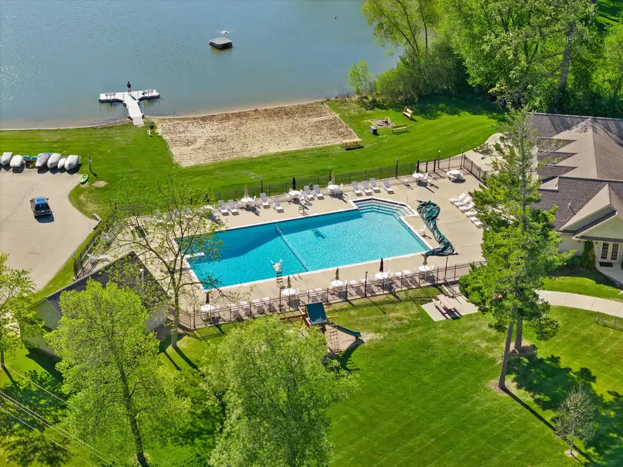 10312 N Versailles Ct, Mequon, WI 53092 - #2