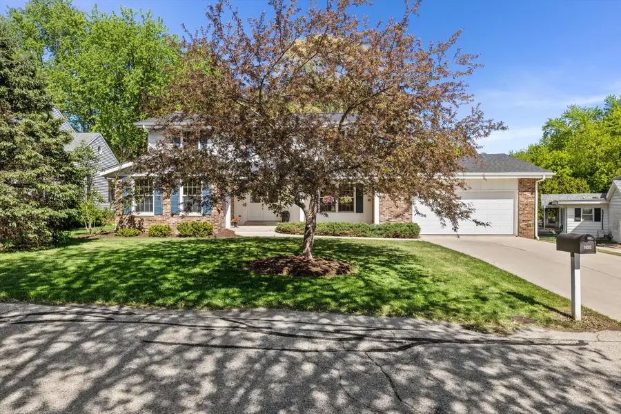 10312 N Versailles Ct, Mequon, WI 53092 - #3