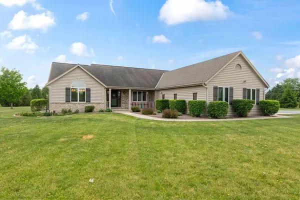 S93W34945 Jericho Dr, Eagle, WI 53119