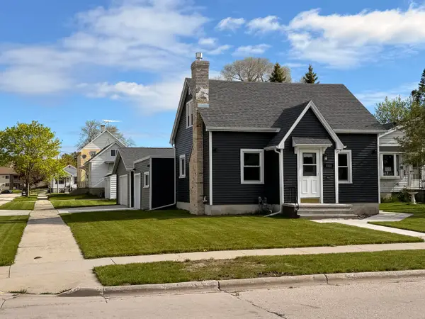 1924 24th St, Two Rivers, WI 54241