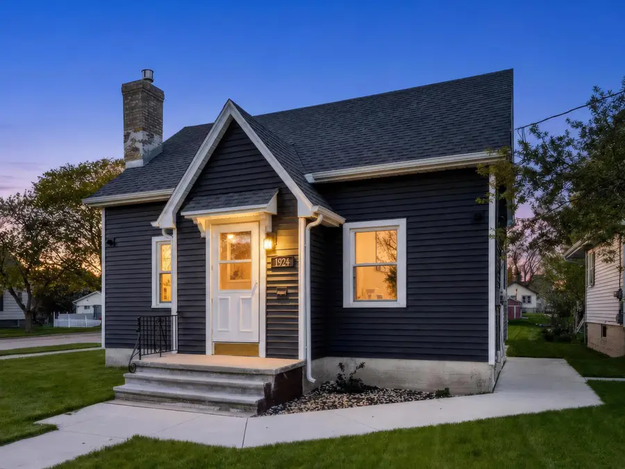 1924 24th St, Two Rivers, WI 54241 - #3
