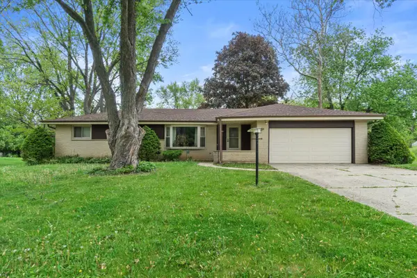 3210 S Ventura Dr, New Berlin, WI 53151