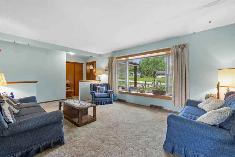 3210 S Ventura Dr, New Berlin, WI 53151 - #3