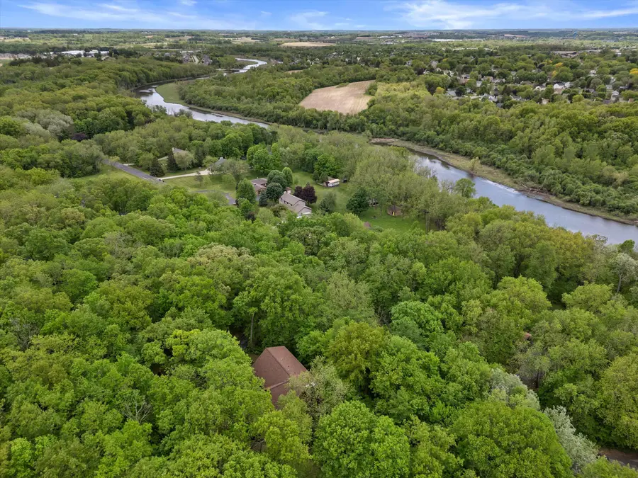 S87W28270 Lookout Ln, Mukwonago, WI 53149 - #2