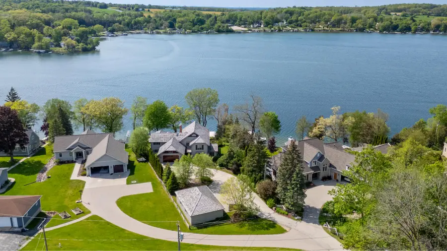 4664 Fontana Rd, West Bend, WI 53095 - #2