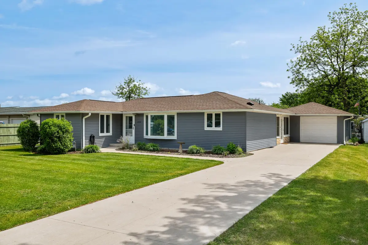 2552 Bainbridge St, French Island, WI 54603 - #1