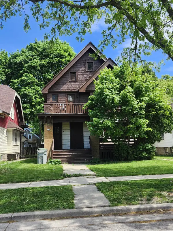 2754 N 49th St, Milwaukee, WI 53210
