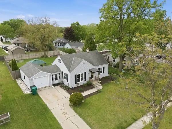 W164N8451 Hiawatha Ave, Menomonee Falls, WI 53051 - #2
