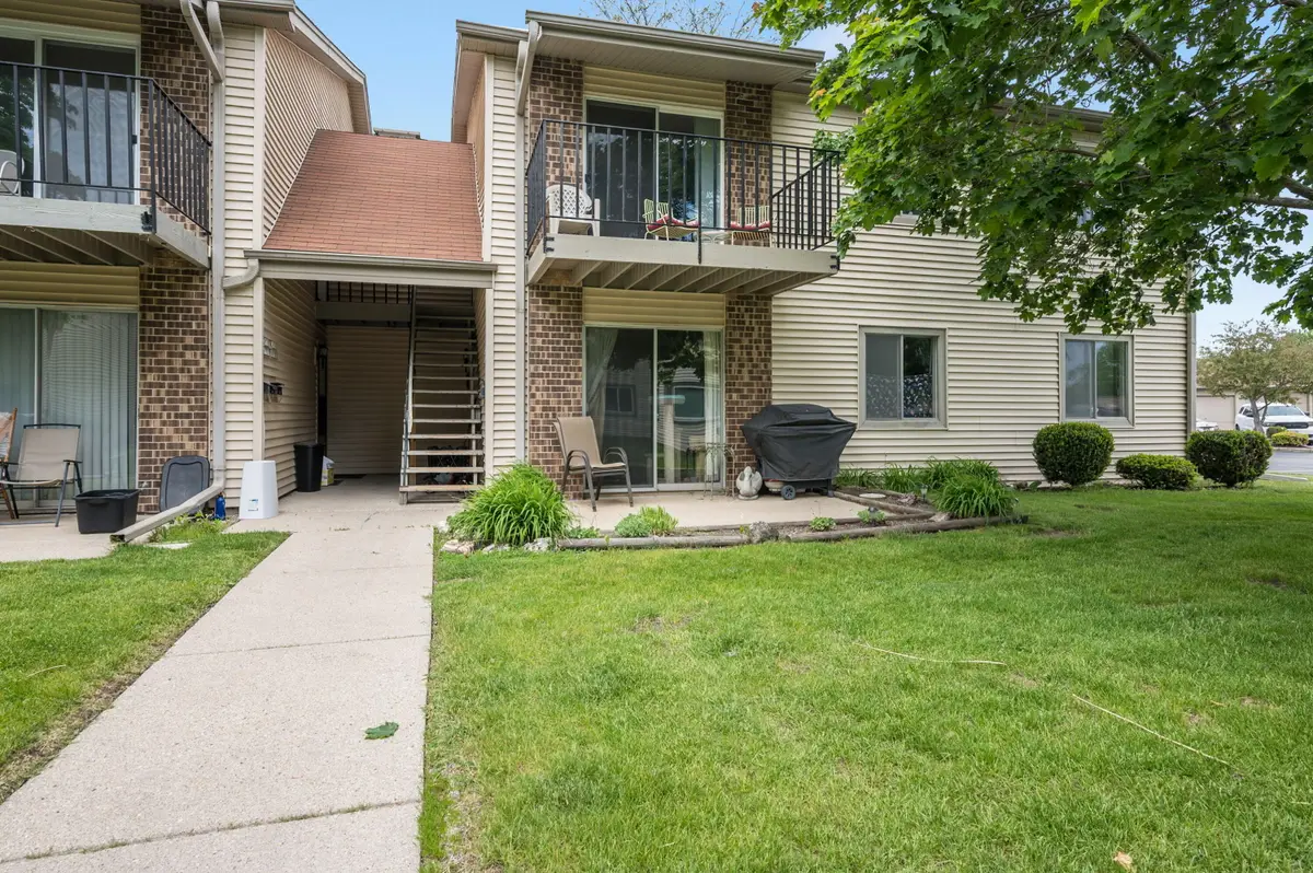 W170N11523 Armada Dr, Germantown, WI 53022 - #1