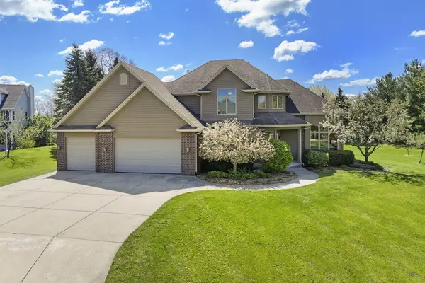 28411 72nd Pl, Salem Lakes, WI 53168