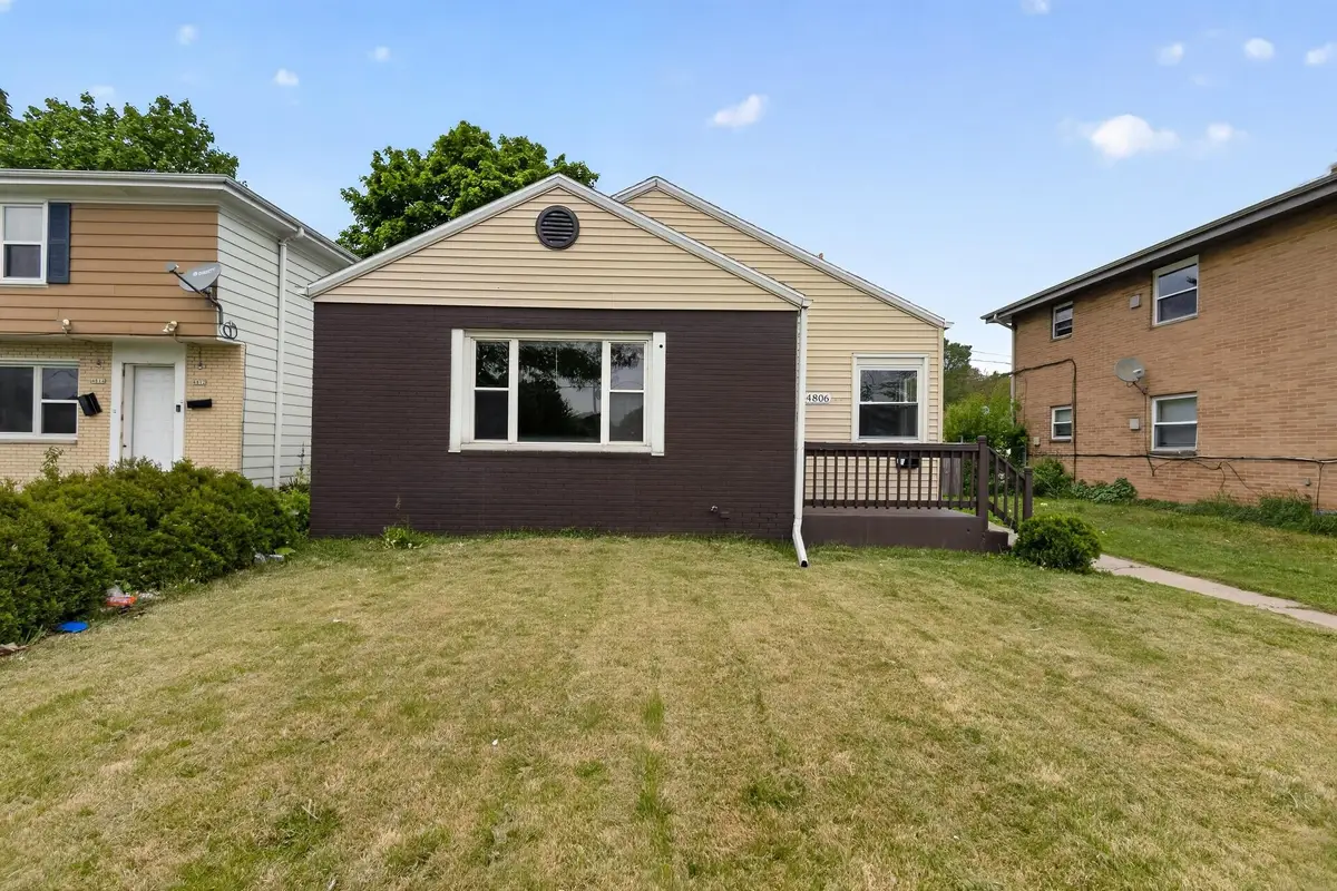 4806 W Hampton Ave, Milwaukee, WI 53218 - #1