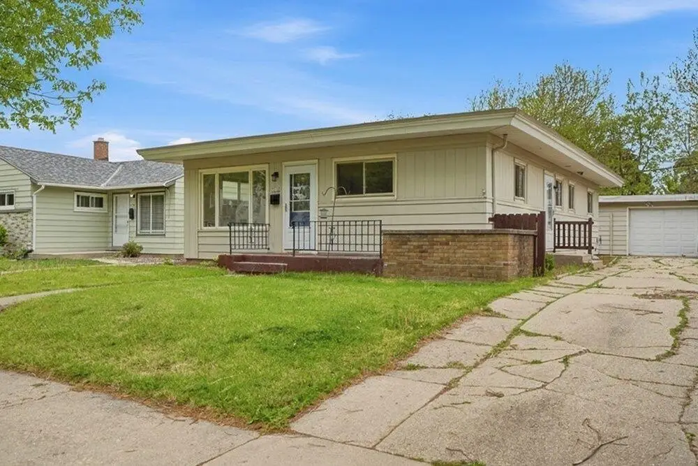 3220 S 72nd St, Milwaukee, WI 53219 - #1