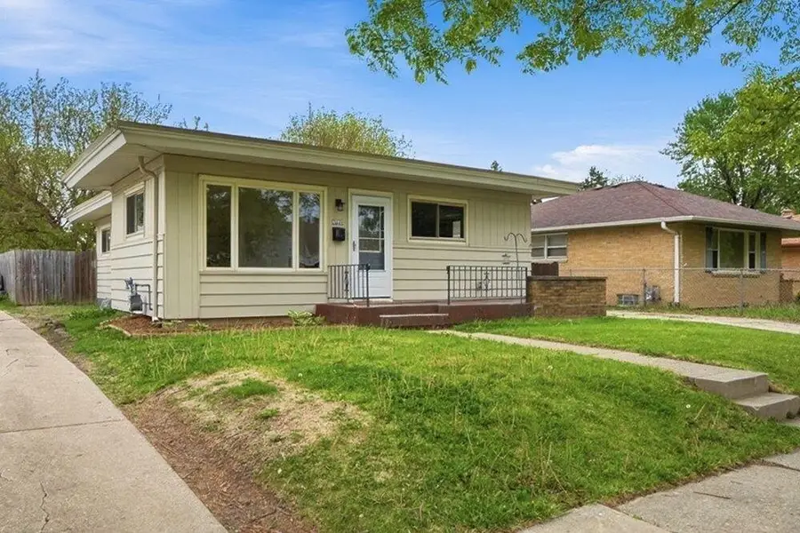 3220 S 72nd St, Milwaukee, WI 53219 - #2