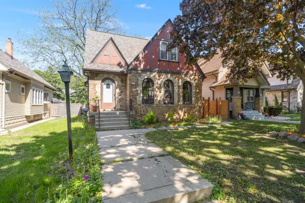 3134 N 53rd St, Milwaukee, WI 53216