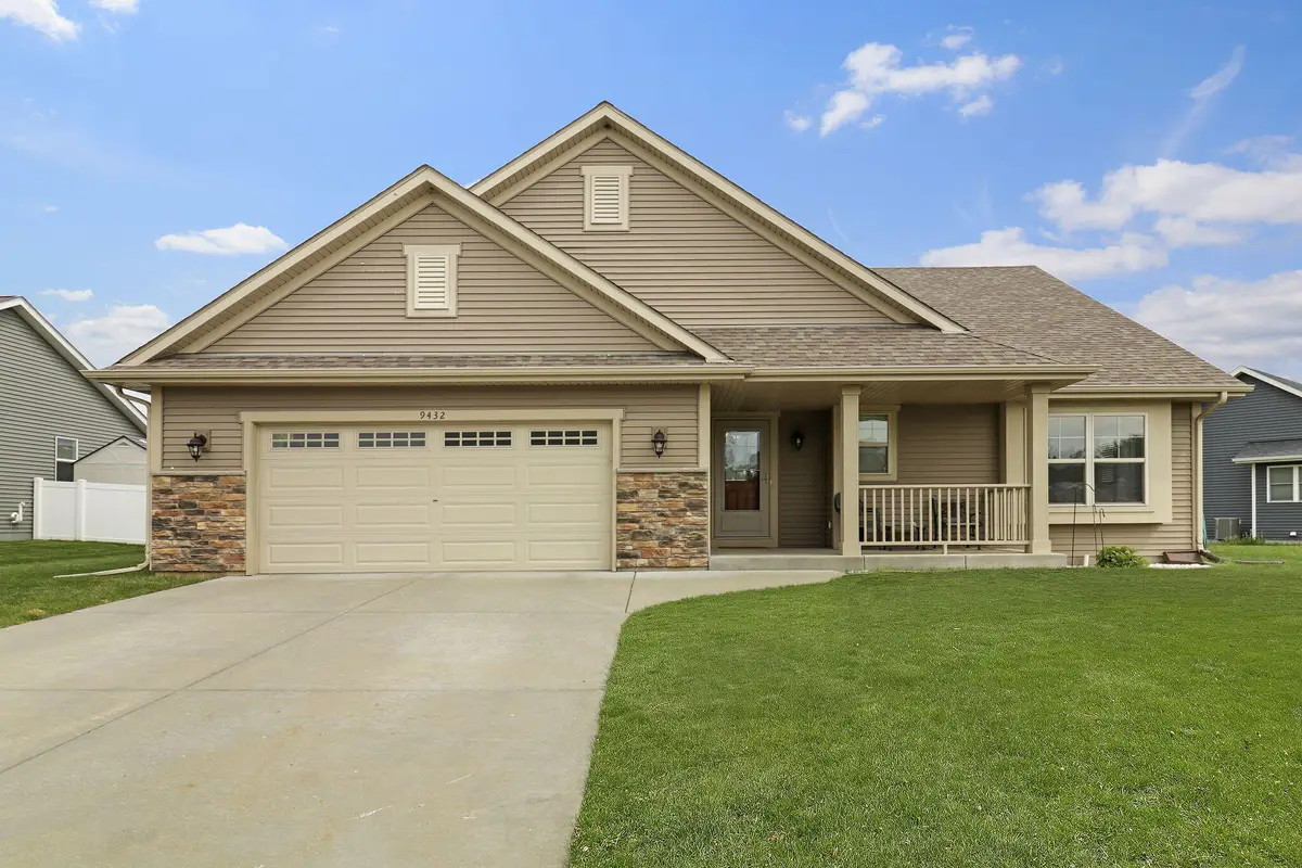 9432 Hawthorne Dr, Sturtevant, WI 53177 - #1
