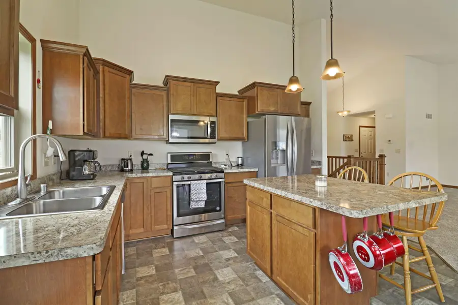 9432 Hawthorne Dr, Sturtevant, WI 53177 - #3