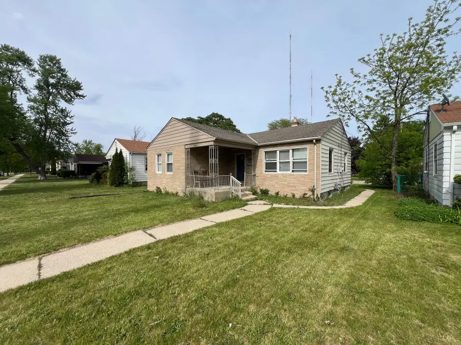5076 N 20th St, Milwaukee, WI 53209 - #2
