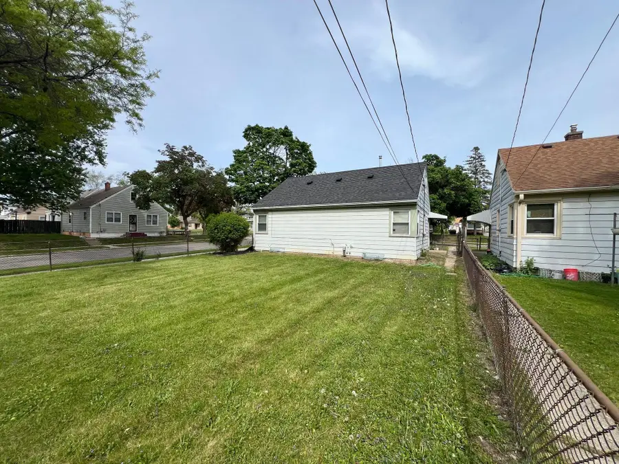 5279 N 44th St, Milwaukee, WI 53218 - #2