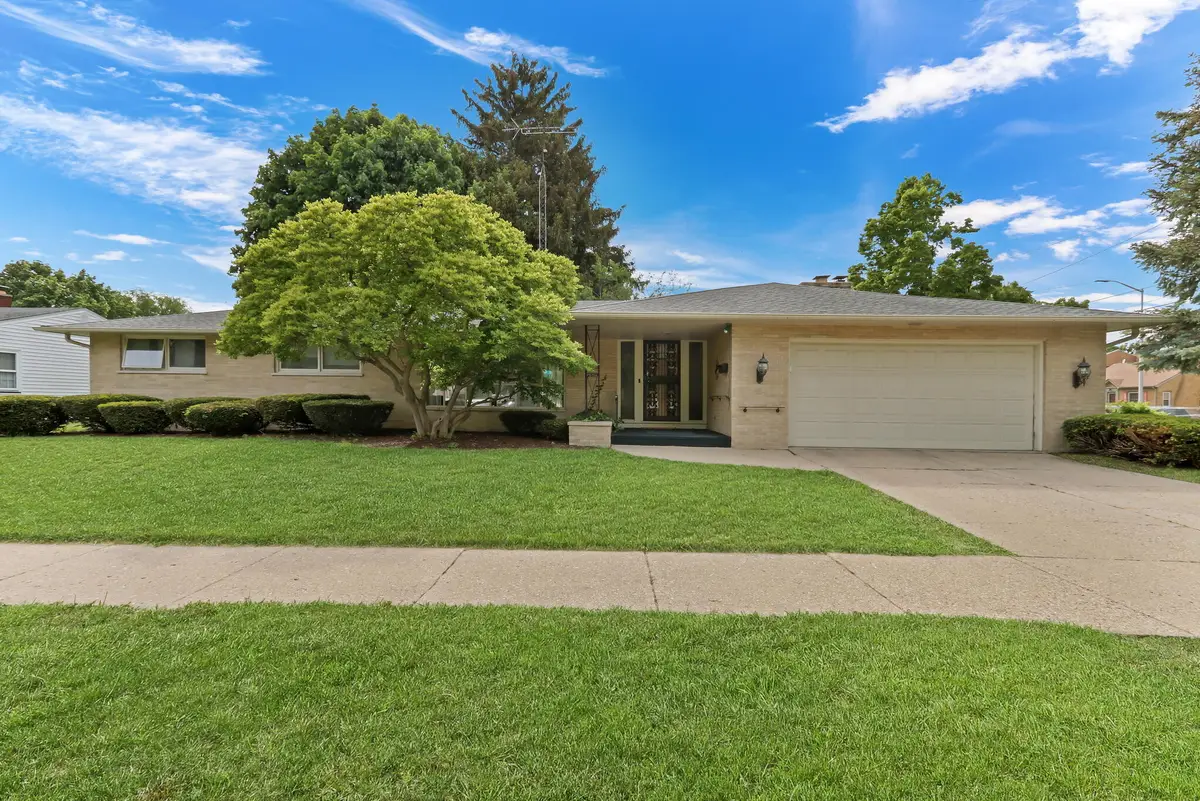 7504 19th Ave, Kenosha, WI 53143 - #1