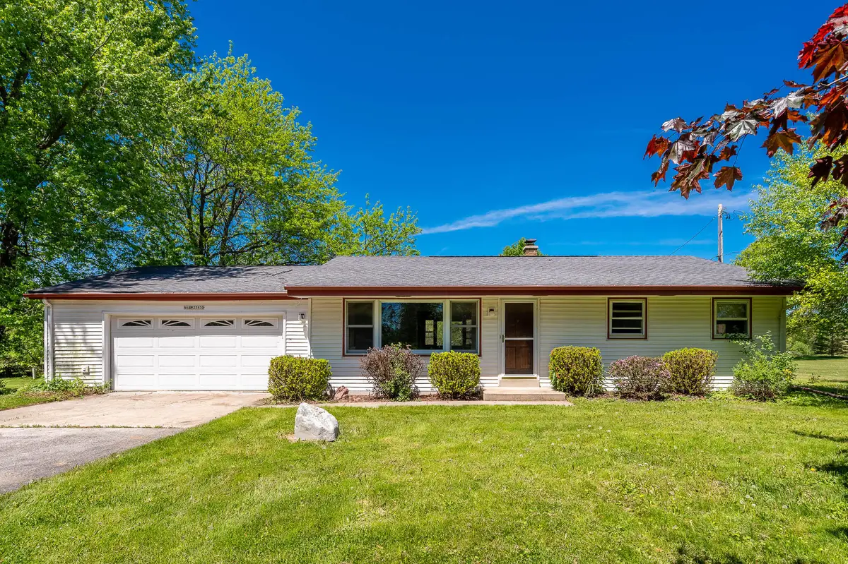 N68W25930 Silver Spring Dr, Lisbon, WI 53089 - #1