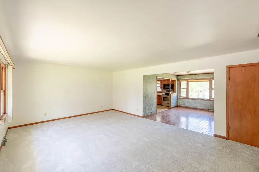 N68W25930 Silver Spring Dr, Lisbon, WI 53089 - #2