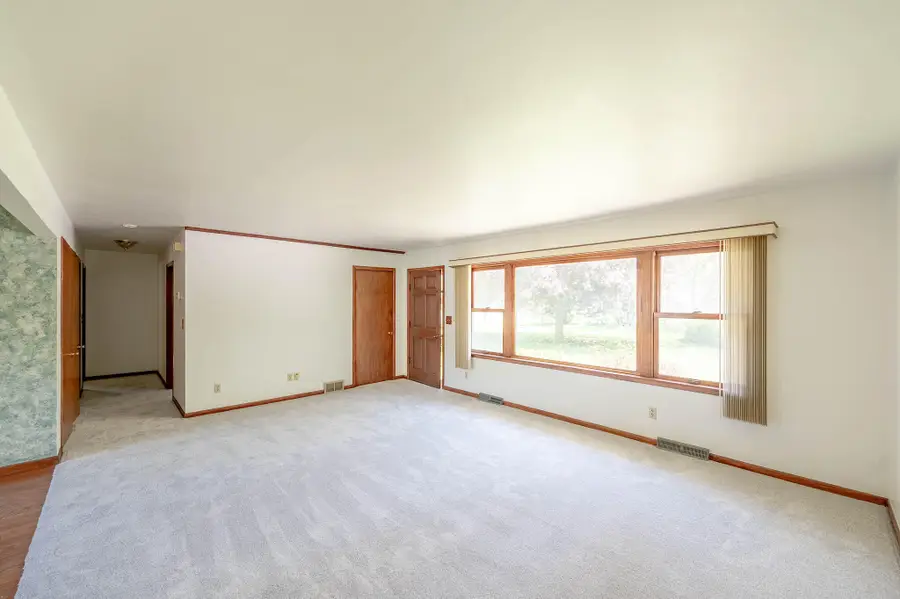 N68W25930 Silver Spring Dr, Lisbon, WI 53089 - #3