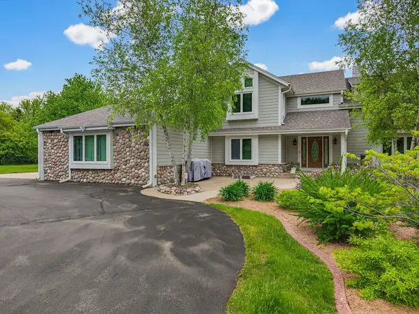 W220N11412 Amy Belle Rd, Germantown, WI 53022