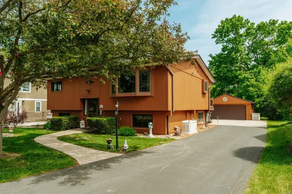 W175S7006 Hiawatha Dr, Muskego, WI 53150