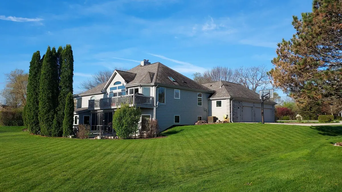 8404 S 68th St, Franklin, WI 53132 - #1