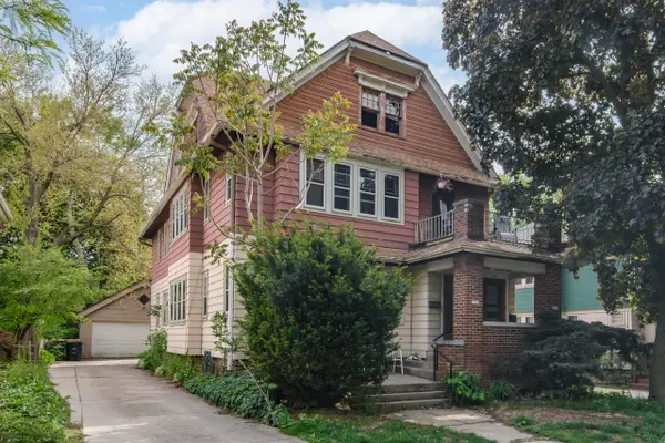6221 W Lloyd St, Wauwatosa, WI 53213