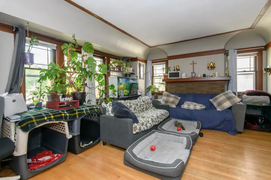 6221 W Lloyd St, Wauwatosa, WI 53213 - #3