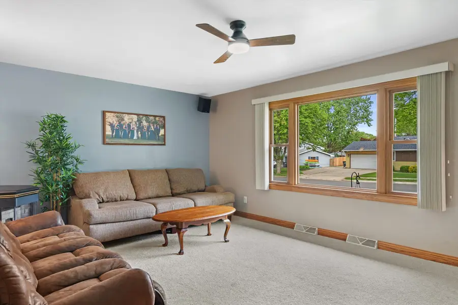 1971 Cascade Dr, Waukesha, WI 53188 - #3