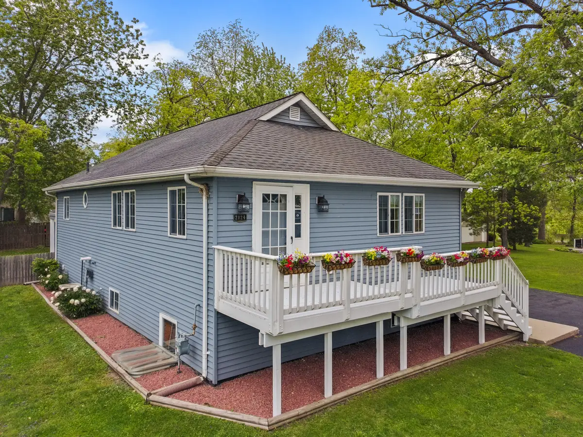 2124 Lakeshore Dr, Eagle Lake, WI 53139 - #1