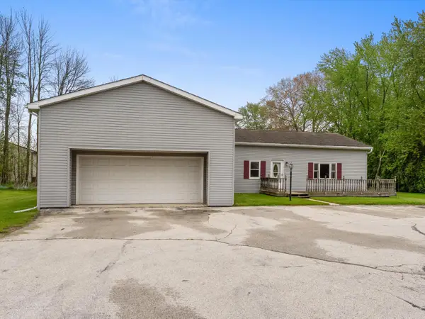 5001 Cth Cr, Newton, WI 54220