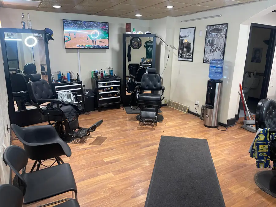 2340 S Kinnickinnic Ave, Milwaukee, WI 53207 - #3