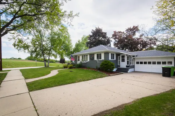 525 Janssen Ave, Mayville, WI 53050