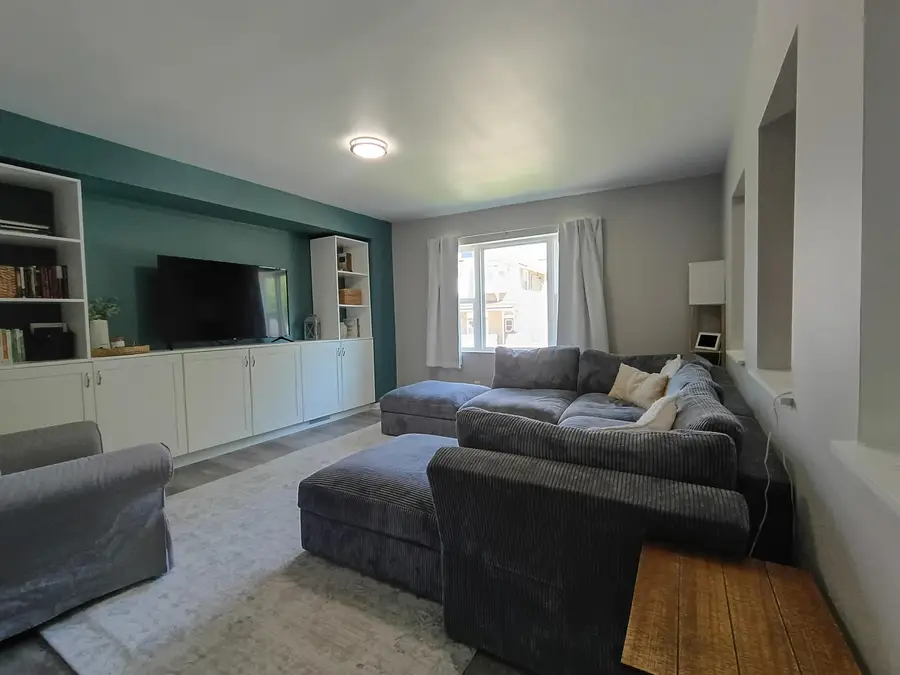 16 N Adams St, Elkhorn, WI 53121 - #3