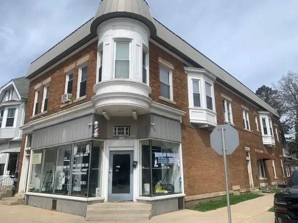 2900 W Arthur Ave, Milwaukee, WI 53215