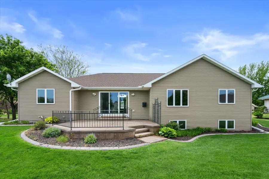 456 Wooden Shoe Cir, Holland, WI 54130 - #2