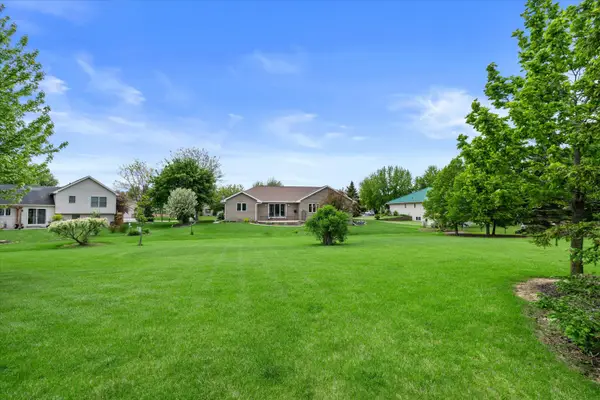 376 Minde Ct, Holland, WI 54130