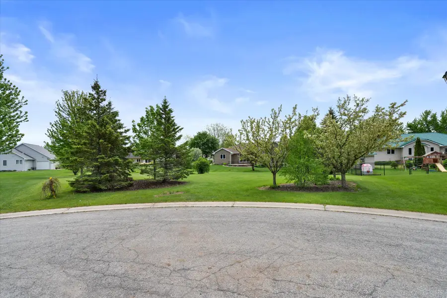 376 Minde Ct, Holland, WI 54130 - #3