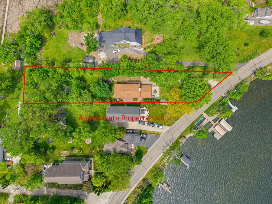 6912 N Tichigan Rd, Waterford, WI 53185 - #3