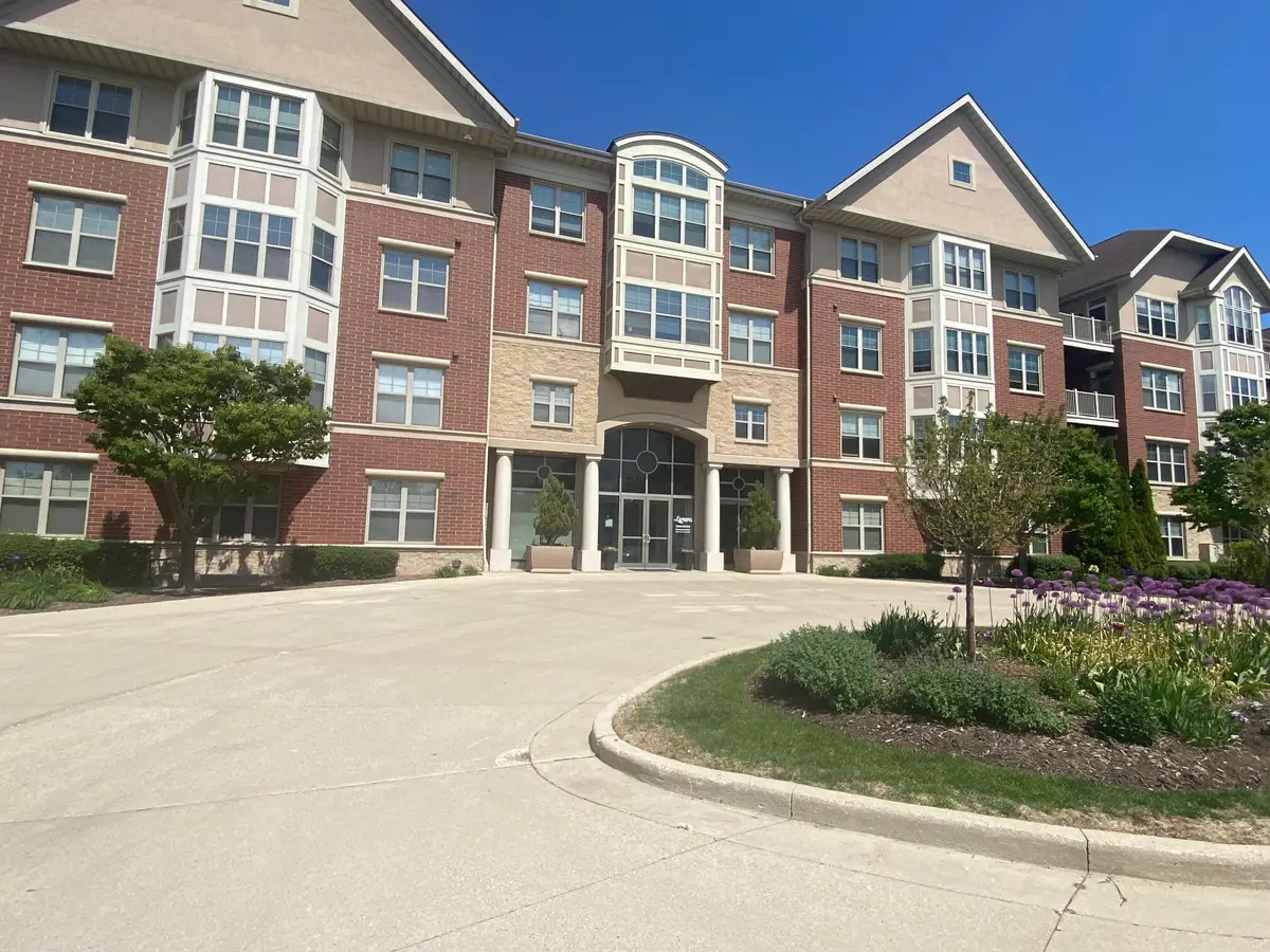 4110 S Lake Dr, Saint Francis, WI 53235 - #1