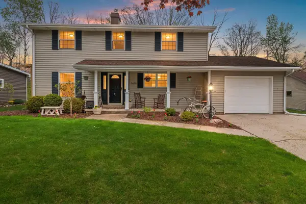 1419 Lee Cir, Manitowoc, WI 54220