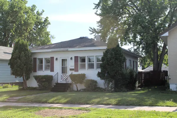 2322 Wood St, La Crosse, WI 54603